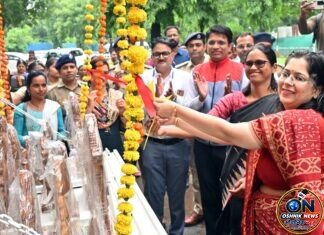 सागवान वस्तूंच्या फिरत्या विक्री केंद्राचे उद्घाटन
